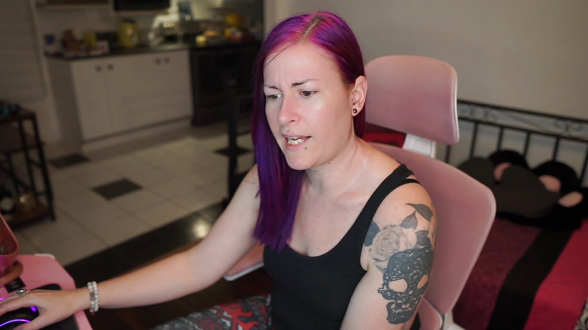 Awkward Private Show Teaser – video od webkamerové modelky gennyrock