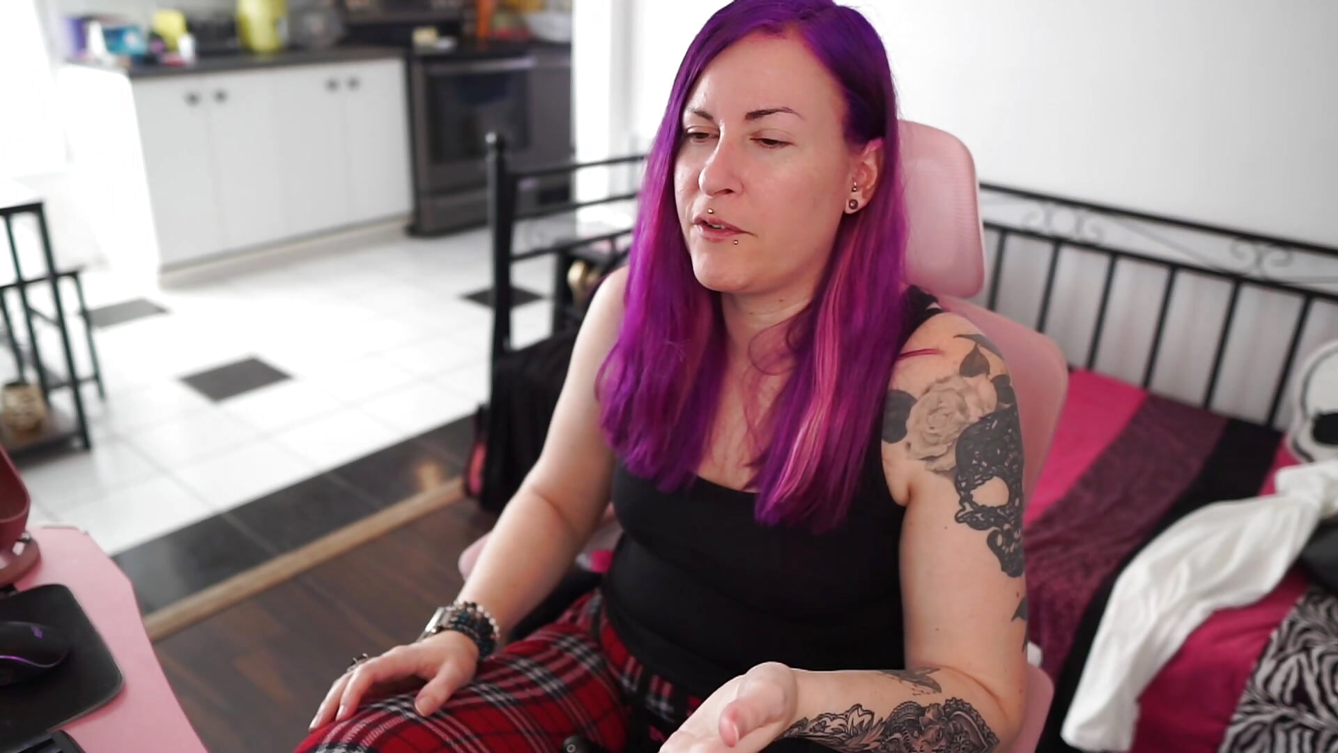Long CEI Teaser – video od webkamerové modelky gennyrock