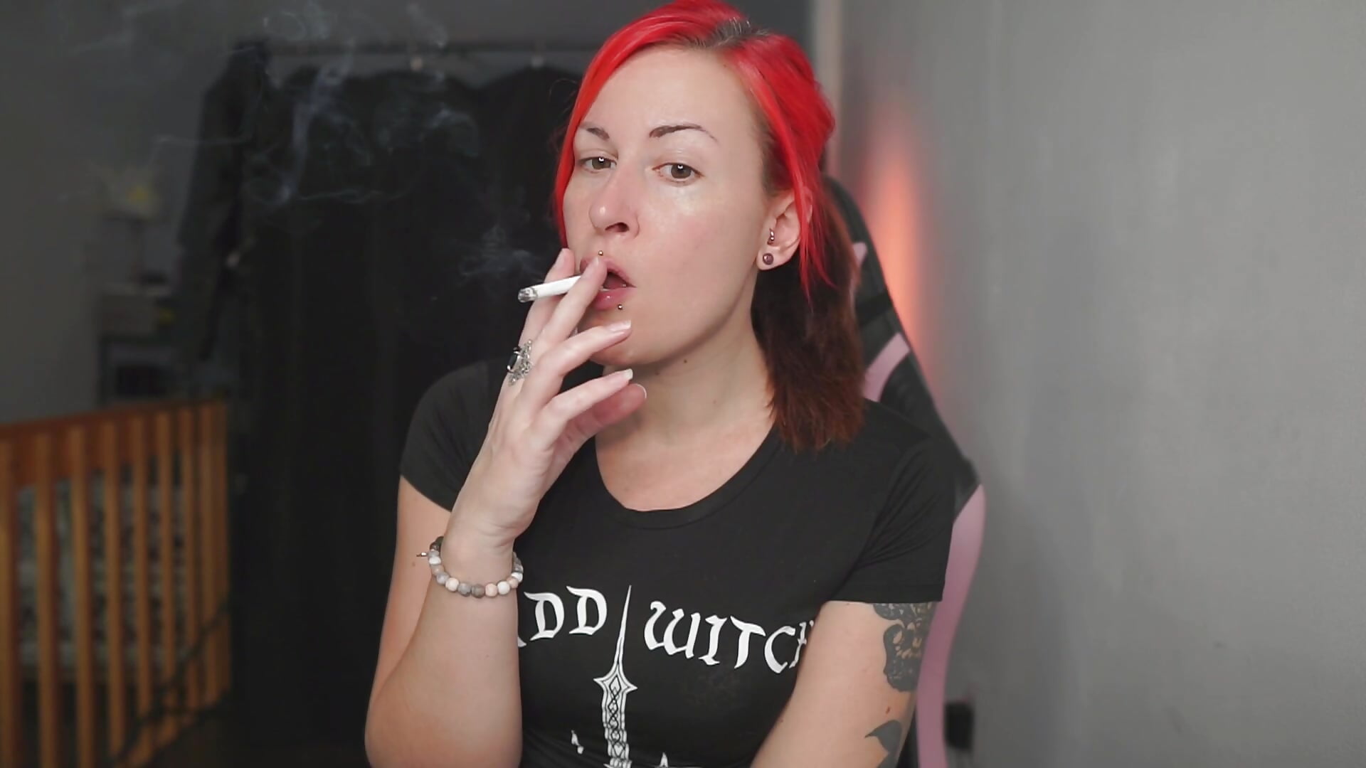 Smoking Ponytail – video od webkamerové modelky gennyrock
