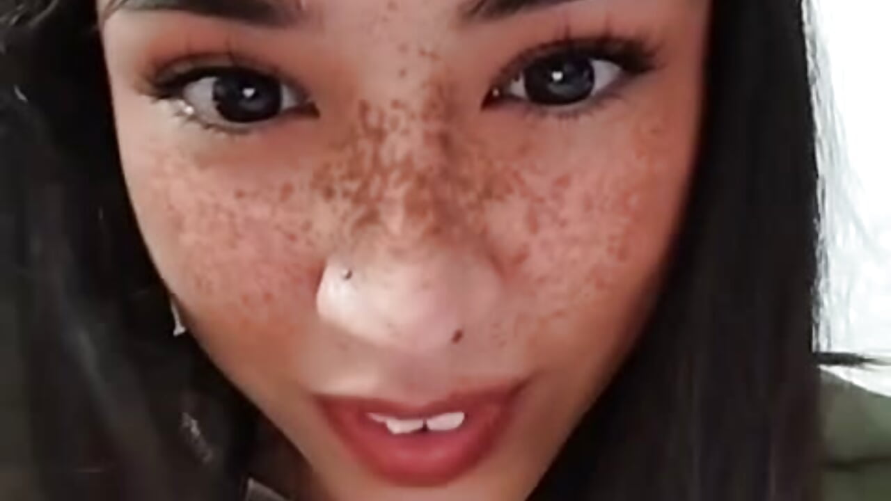 VID-20251028-WA0009 - video by Annitavick1 cam model