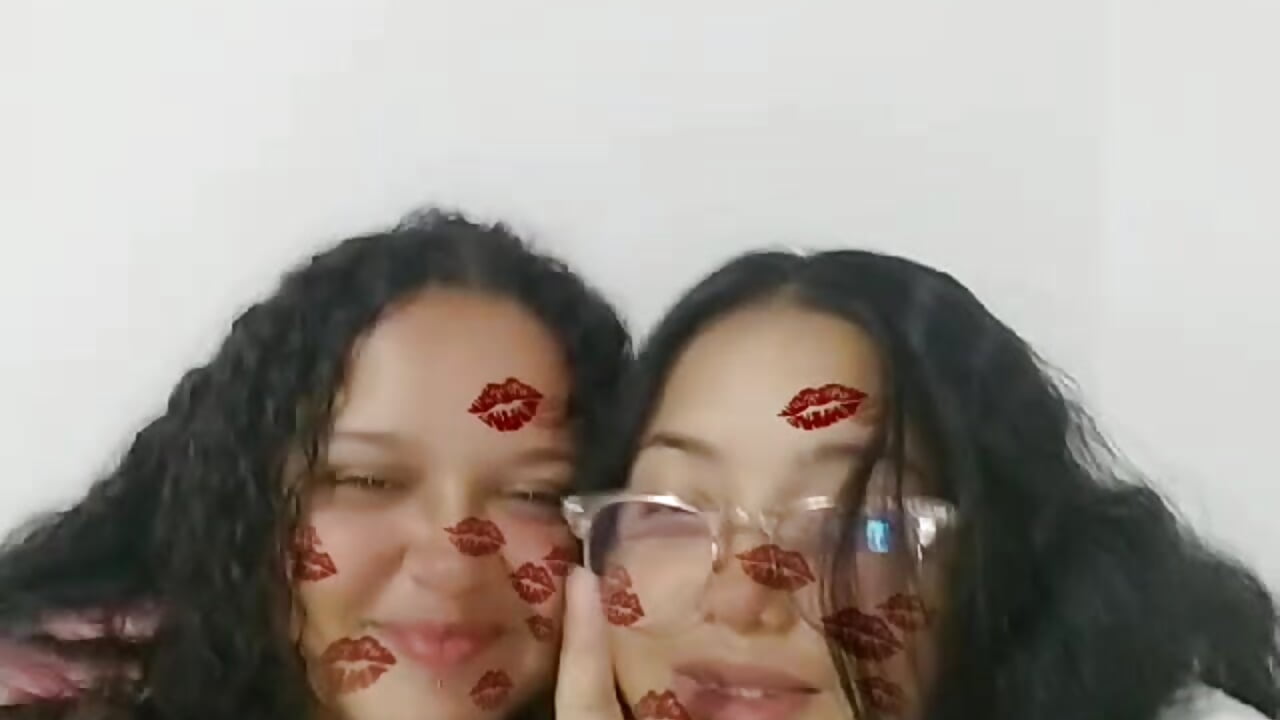 kiss for you - video by arya_scarlettMZ06 cam model