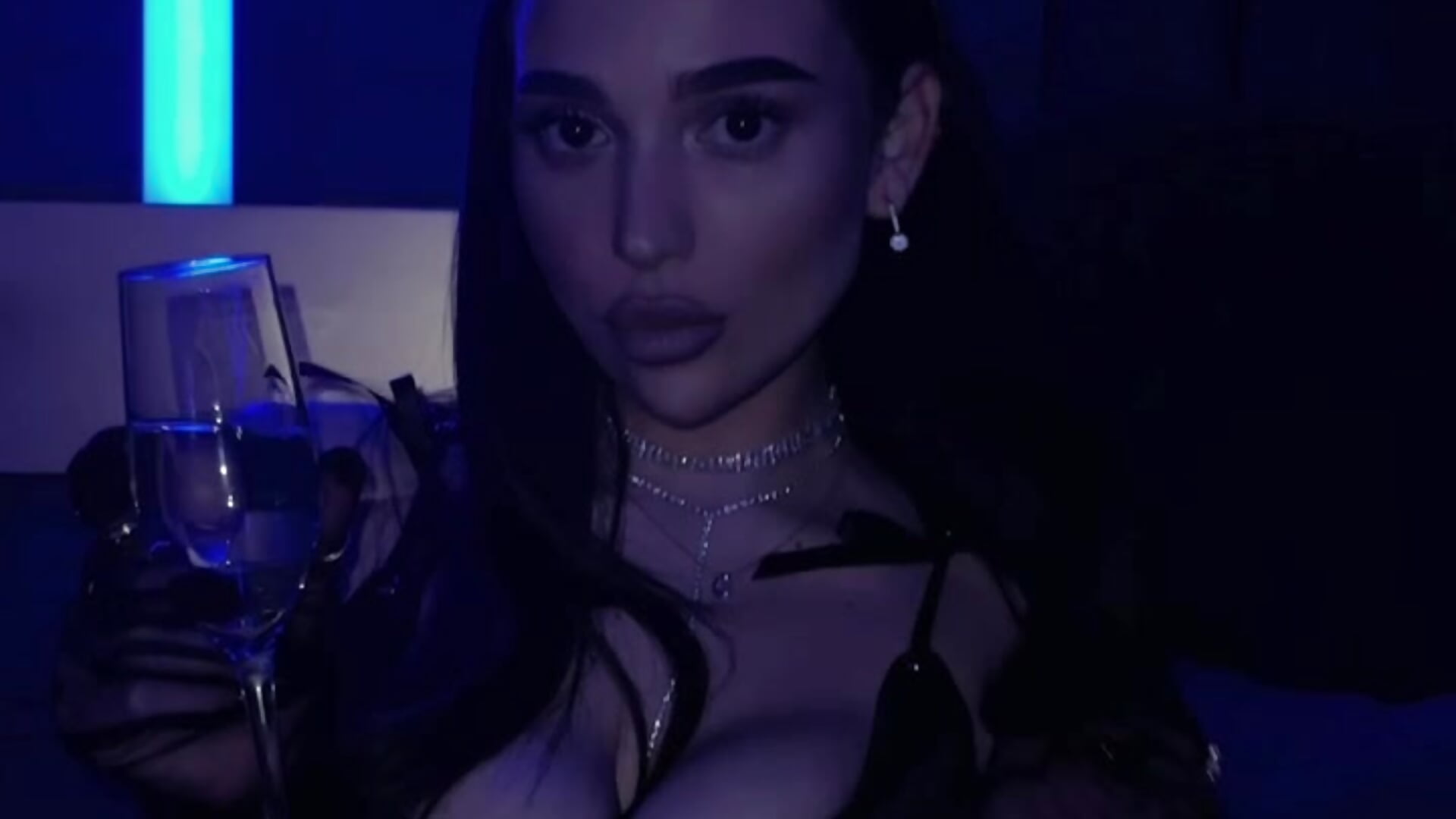 will you go on a date with me? – видео вебкам-модели CardiSweetBaby