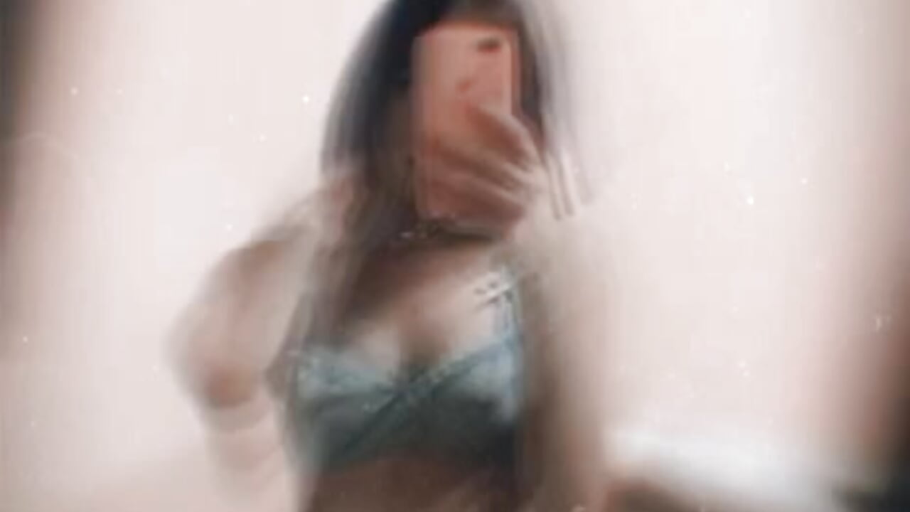 video_ – video od webkamerové modelky _A_m_a_n_a_t_i_