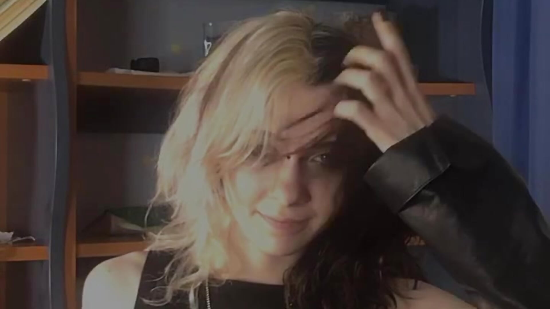 Like blade - video by CoralineWind cam model