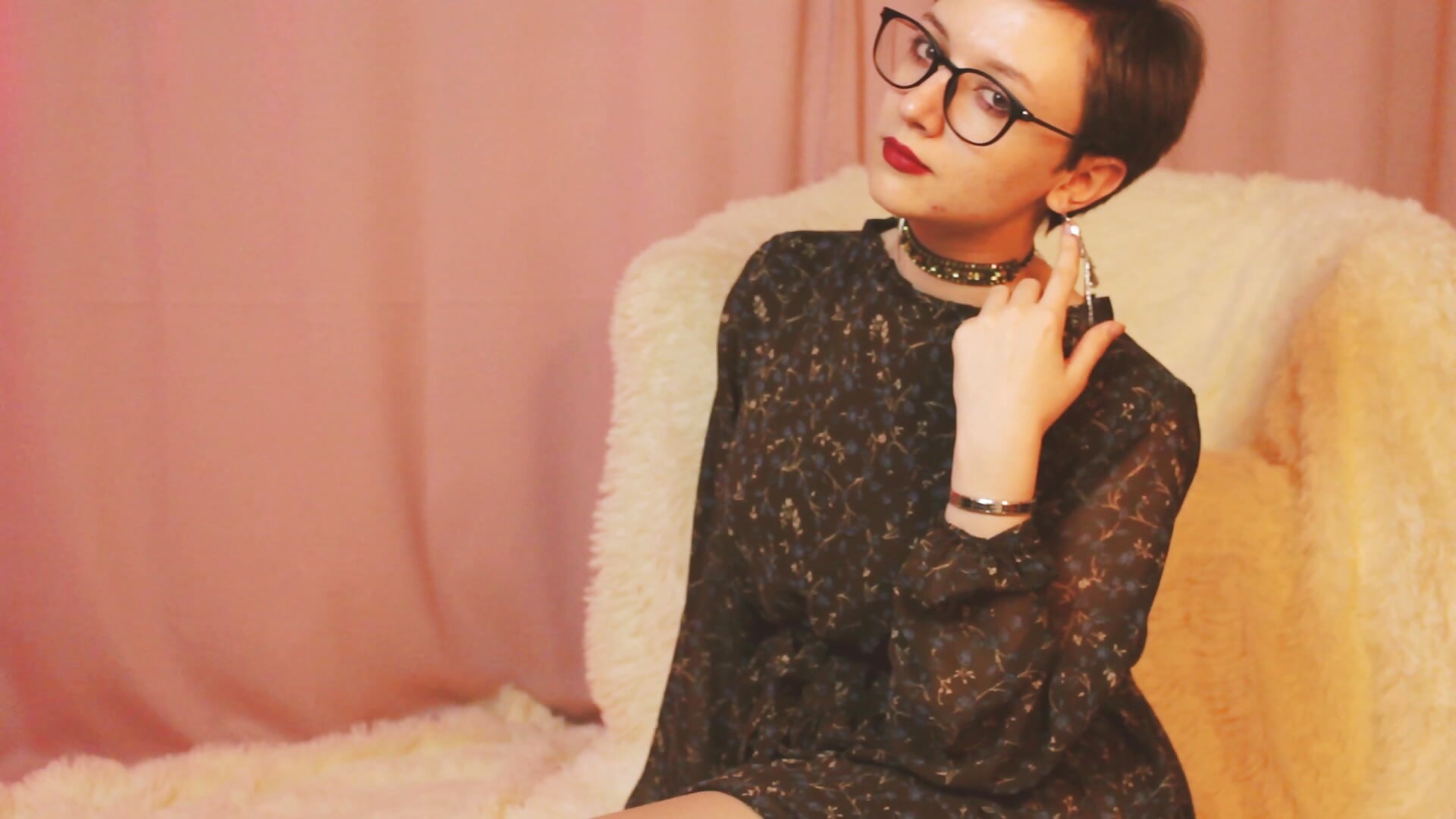 about me - video by DeviJonson cam model
