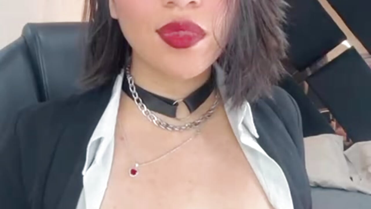 Naughty with my tits - vidéo du modèle de showcams lina_bedoya_