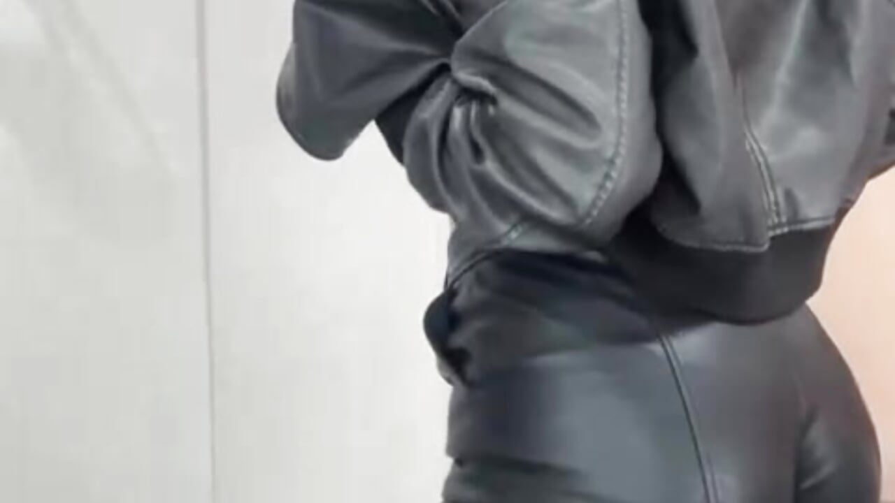 Come and dare me 💋 - video by lina_bedoya_ cam model