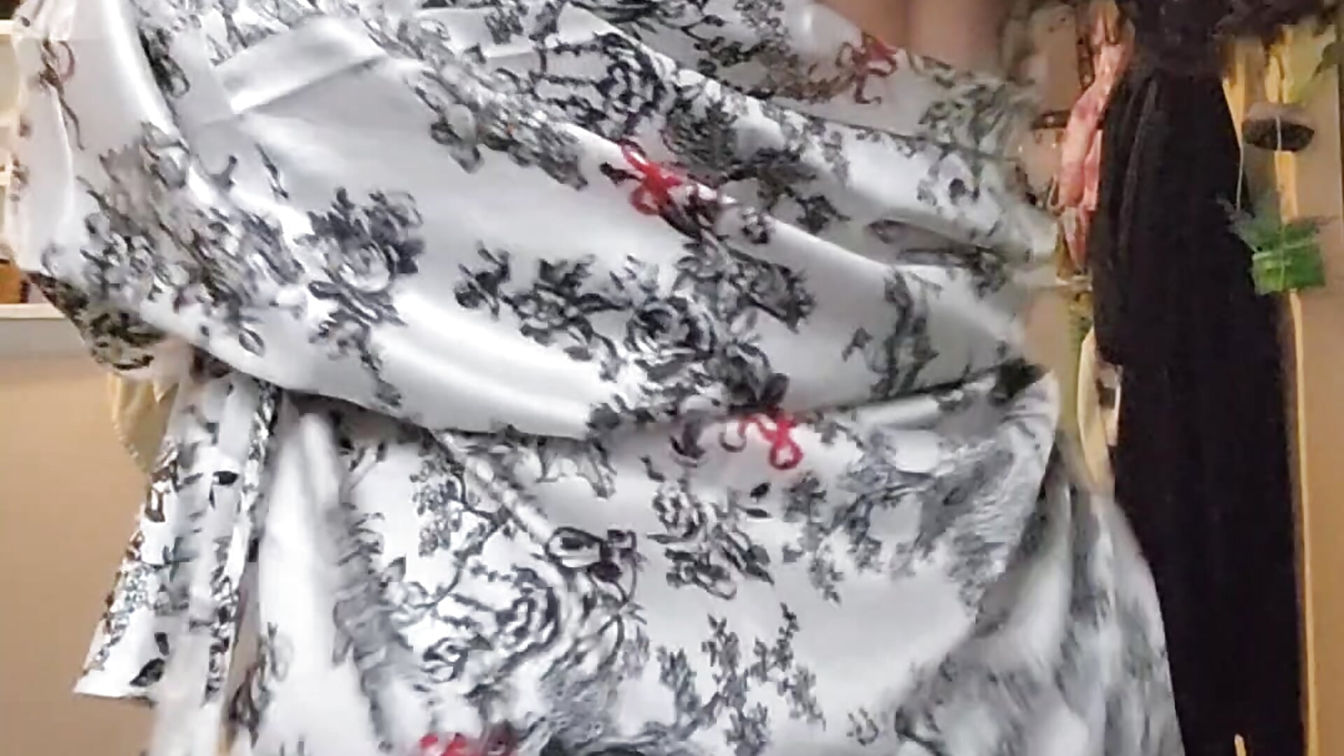 New silk Robe from VS - video by SilvaKittie cam model