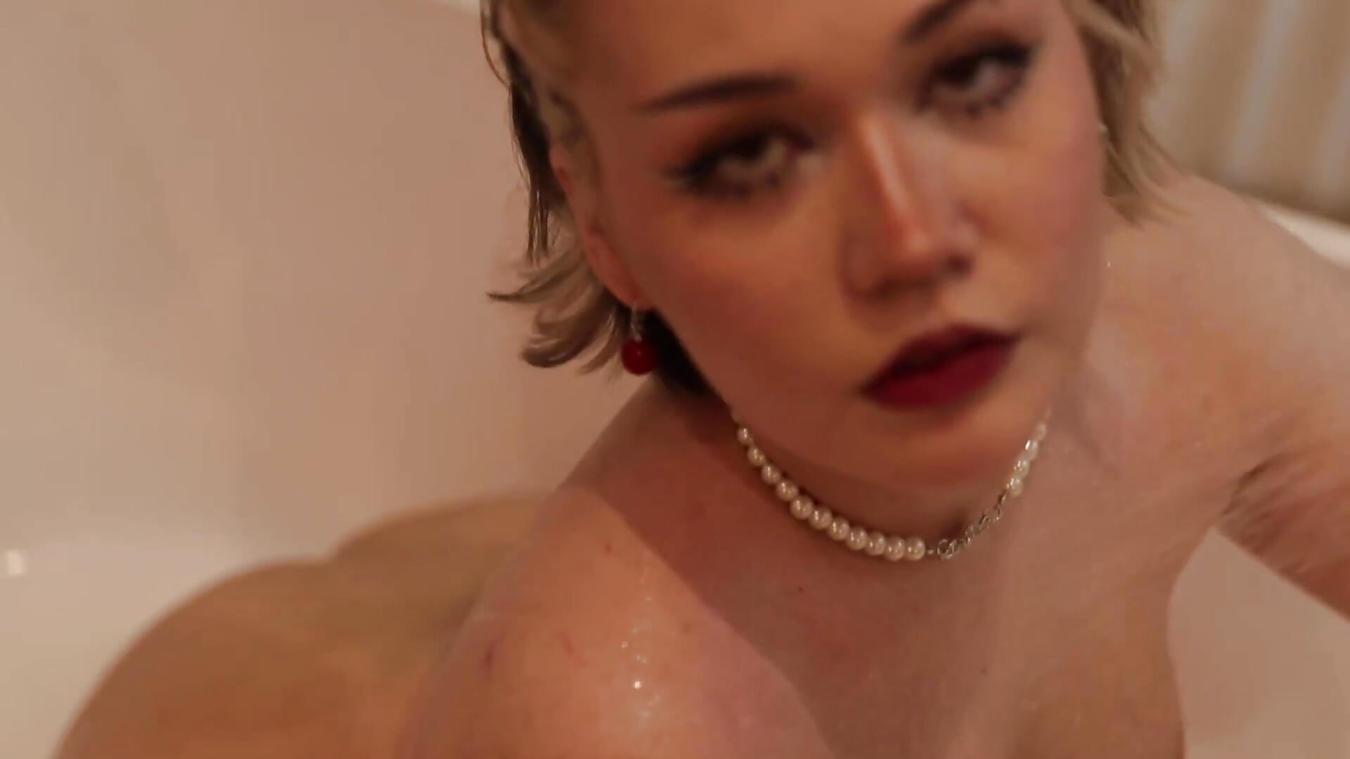 Shower - βίντεο μοντέλου lala_loulou_land