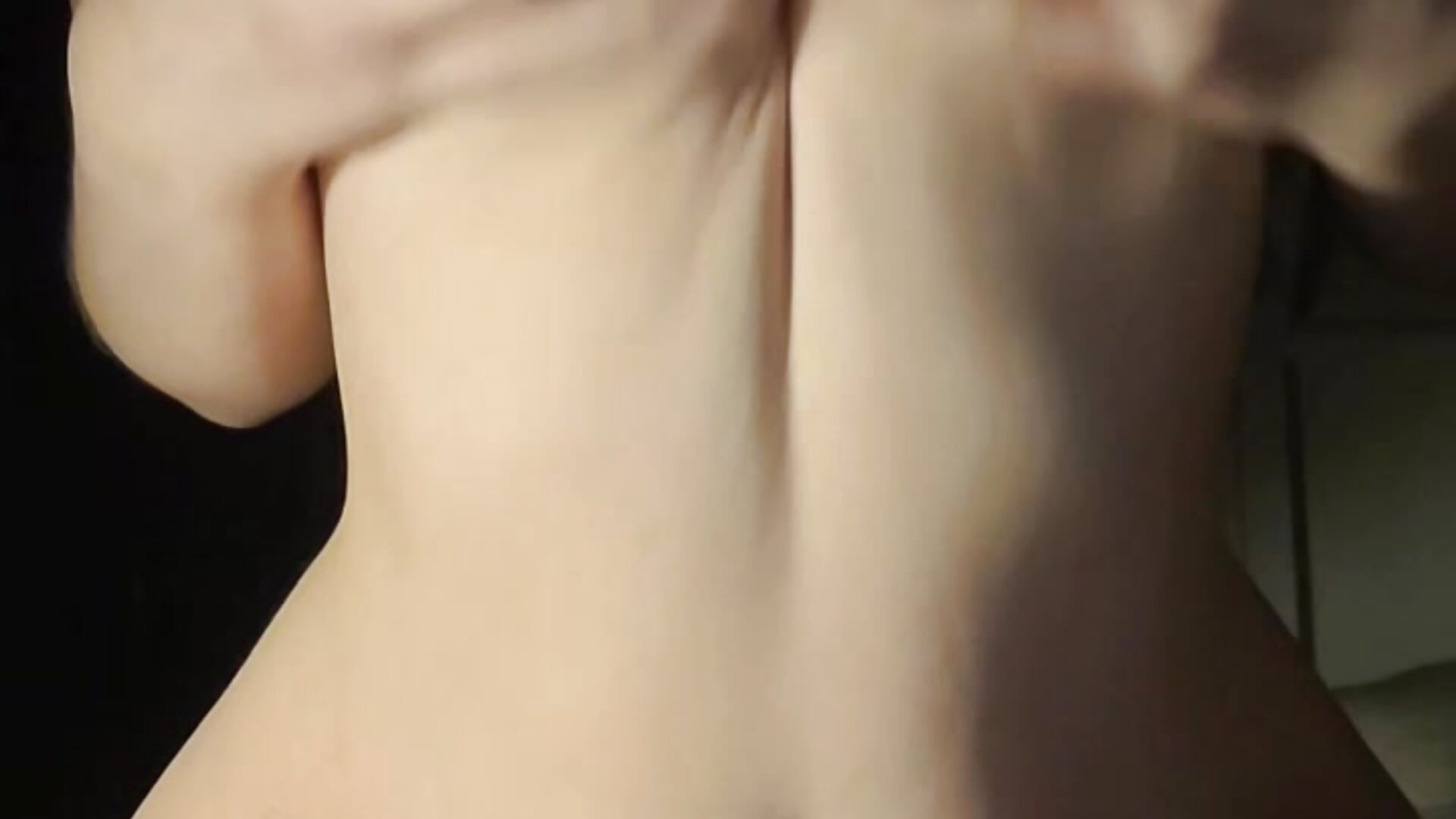 Who's giving me a rub 👿 - vídeo de la modelo de cam JuicyLucyy69