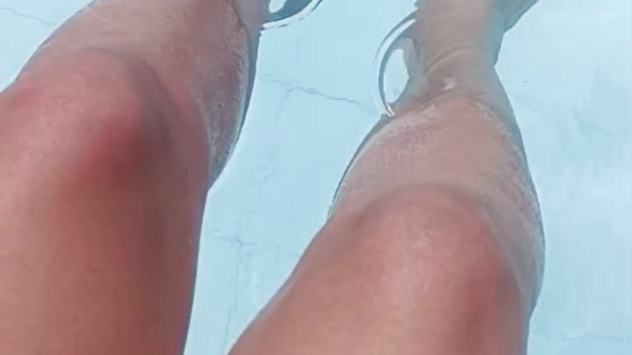 feet in water– Juliet_Nasty kameramodell videója