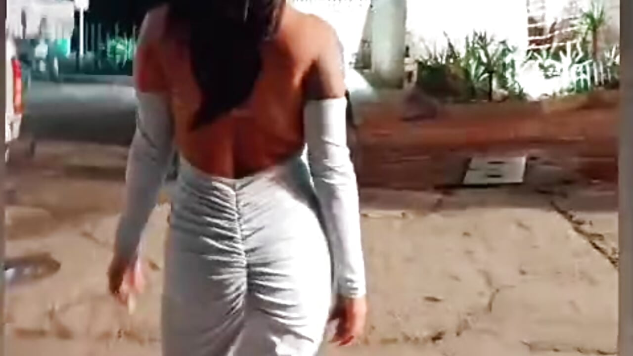 beach night - video by Juliet_Nasty cam model