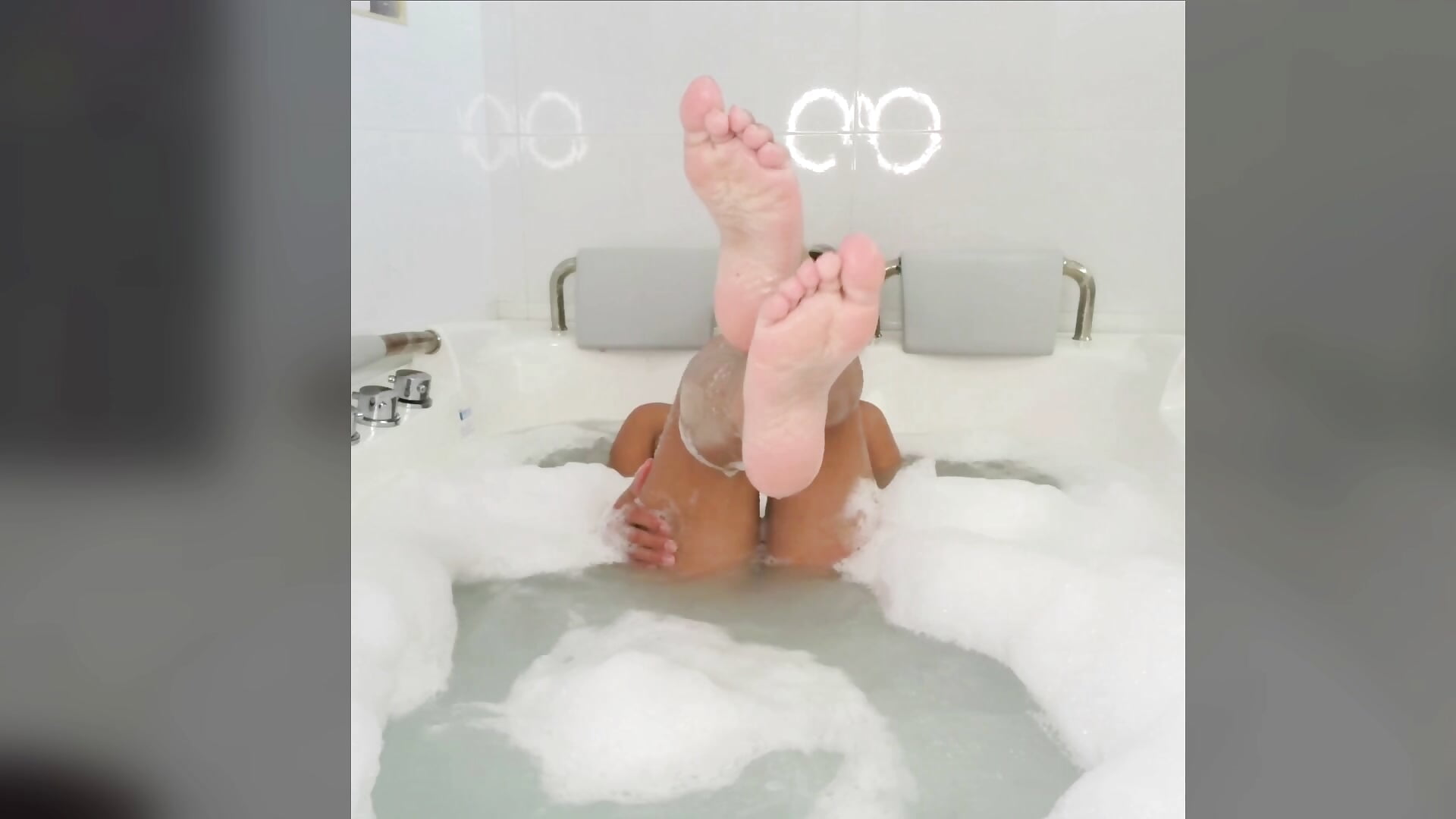 Feet, lick lick