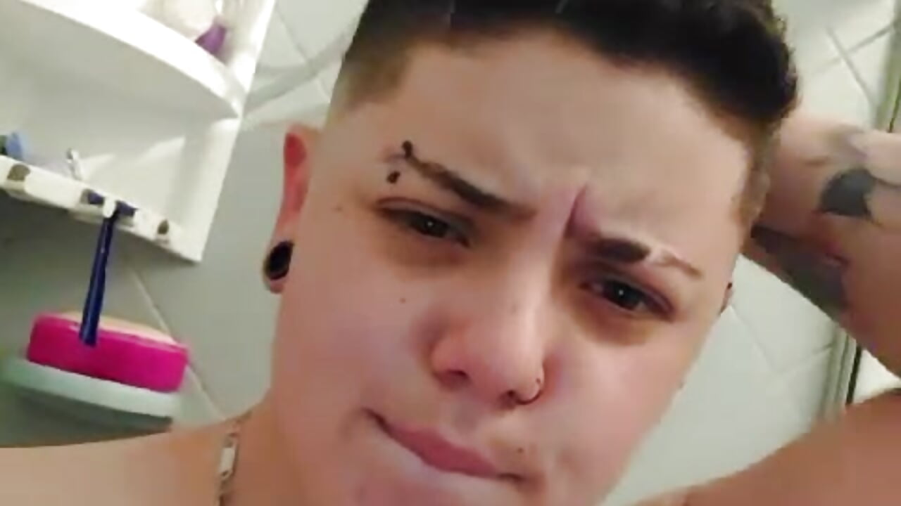 come and shower with me - video by aron_lettone01 cam model