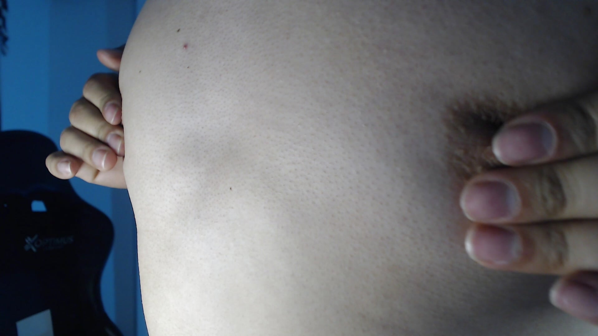 Suck my nipples and tickle my armpits - video của người mẫu cam Plug_Control