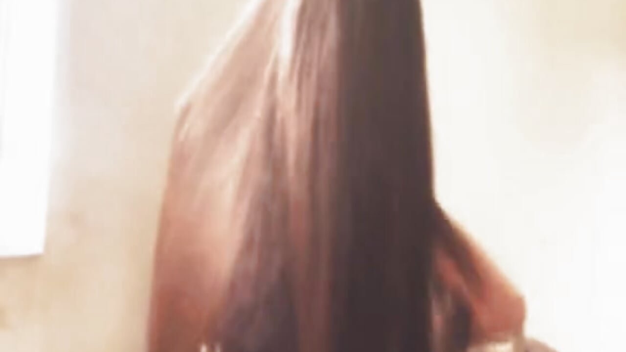 My hair looks pretty nice - відео від вебкаммоделі emma_unu