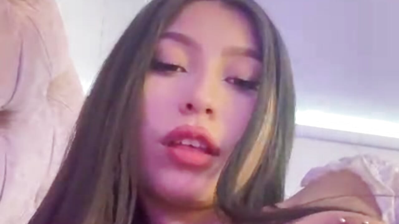 tasty tits 🤤－カメラキャストのJulianaa_Castro_の動画