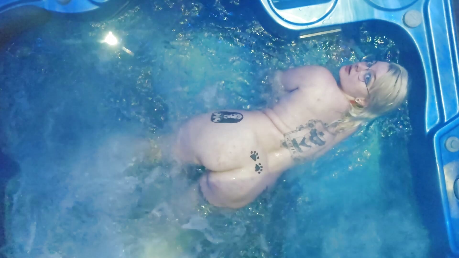 Orgasme dans le jacuzzi