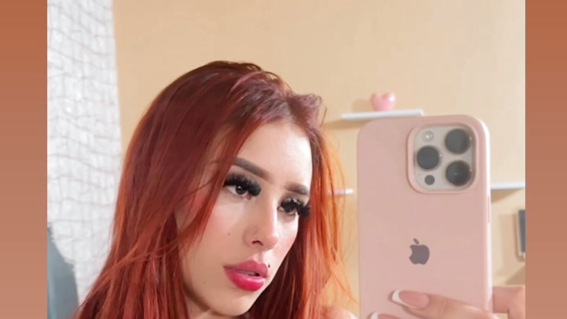 92d136a7f5b84ee88c8fa5a20b1d290e - vídeo de emy_colee modelo de câmara