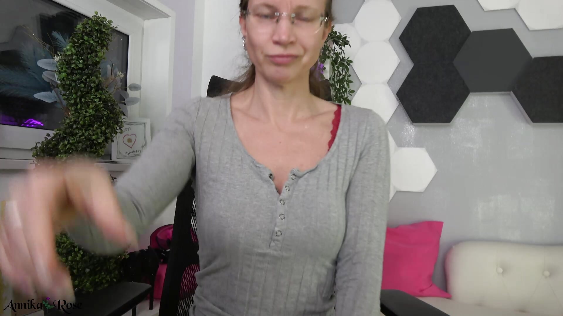Die Gurke wurde vollgeschleimt  Ich habe meine fruchtbaren Tage und da brauche ich immer was großes. - video AnnikaRose kameramallilta