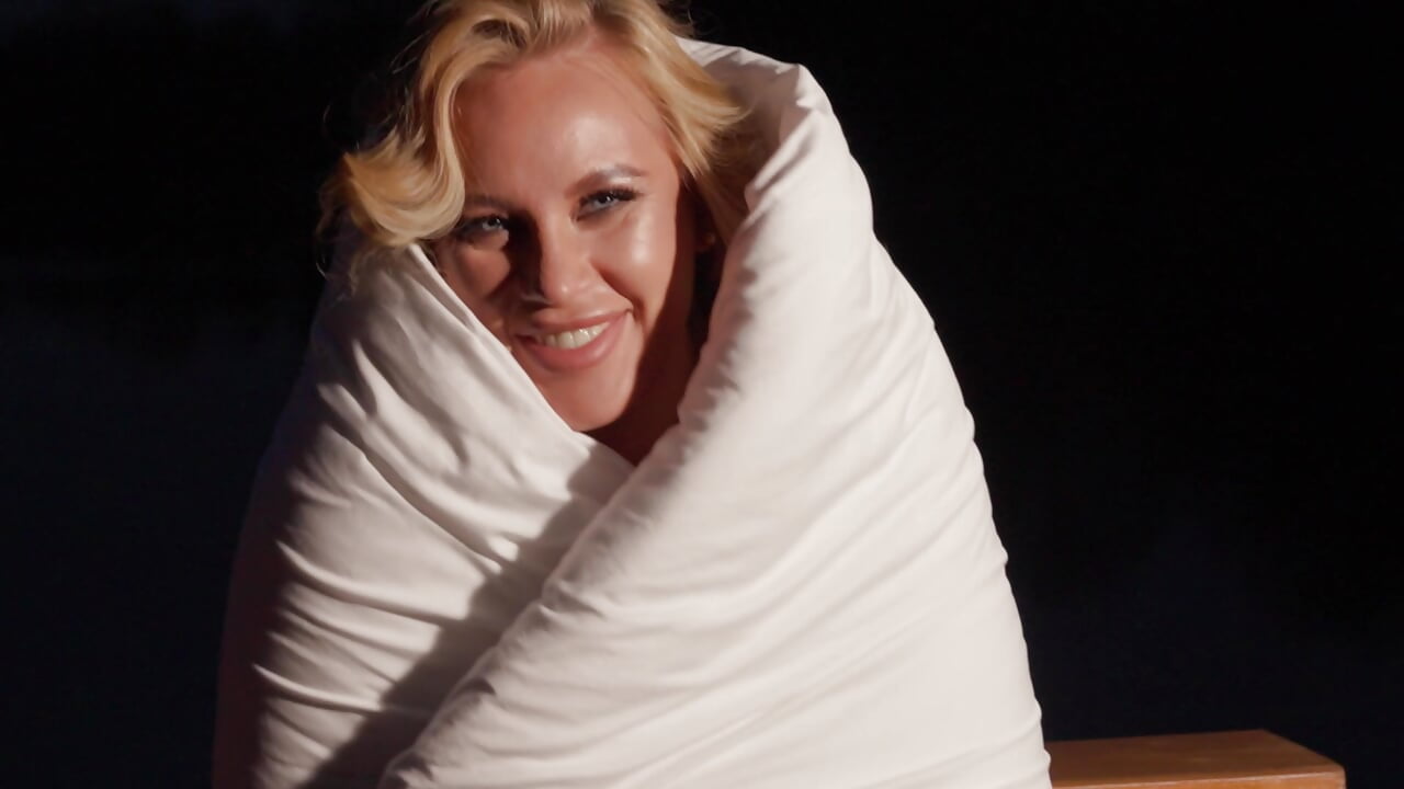 Silent Evening by the Water 🌌✨ - video by MariaNeumann cam model