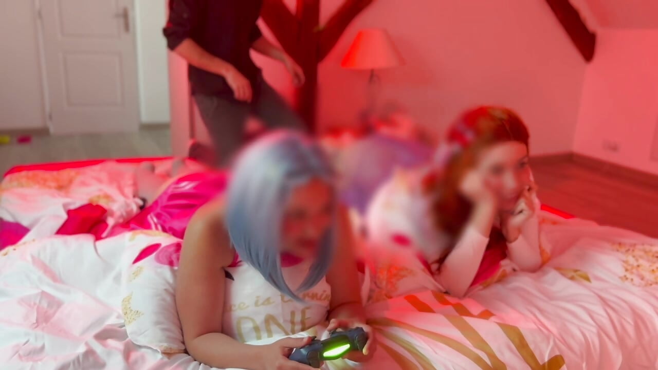 👀 Trio Surprise with Zizanie_xX 👀 - Vidéo complète en vente sur Stripchat - vidéo du modèle de showcams Fannys_W