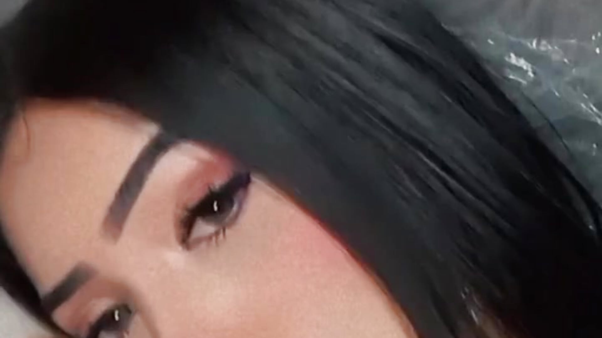 Wink ;) - video by liccy_hall cam model