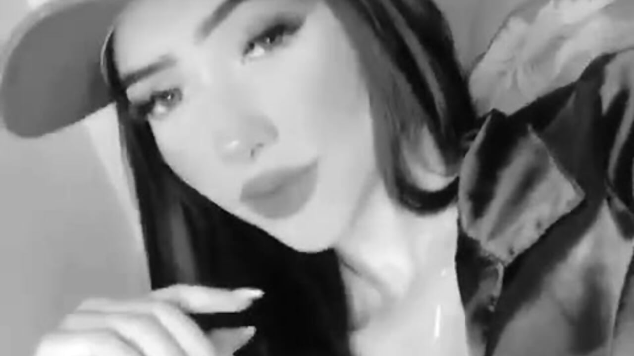 Where do you want me today ? - video by liccy_hall cam model