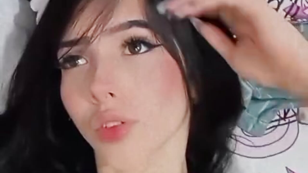 I want you to pray for me - video by liccy_hall cam model