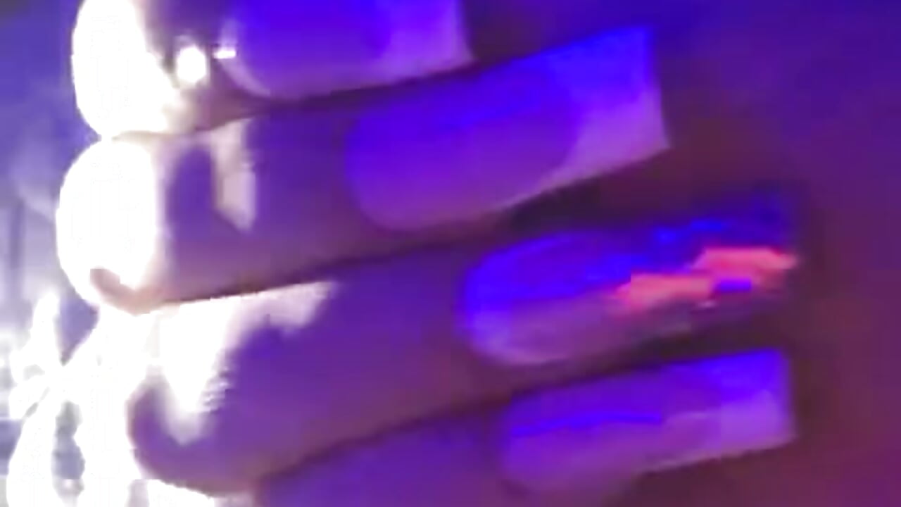 Make me tighten my sheets because you make me feel satisfied - video by liccy_hall cam model