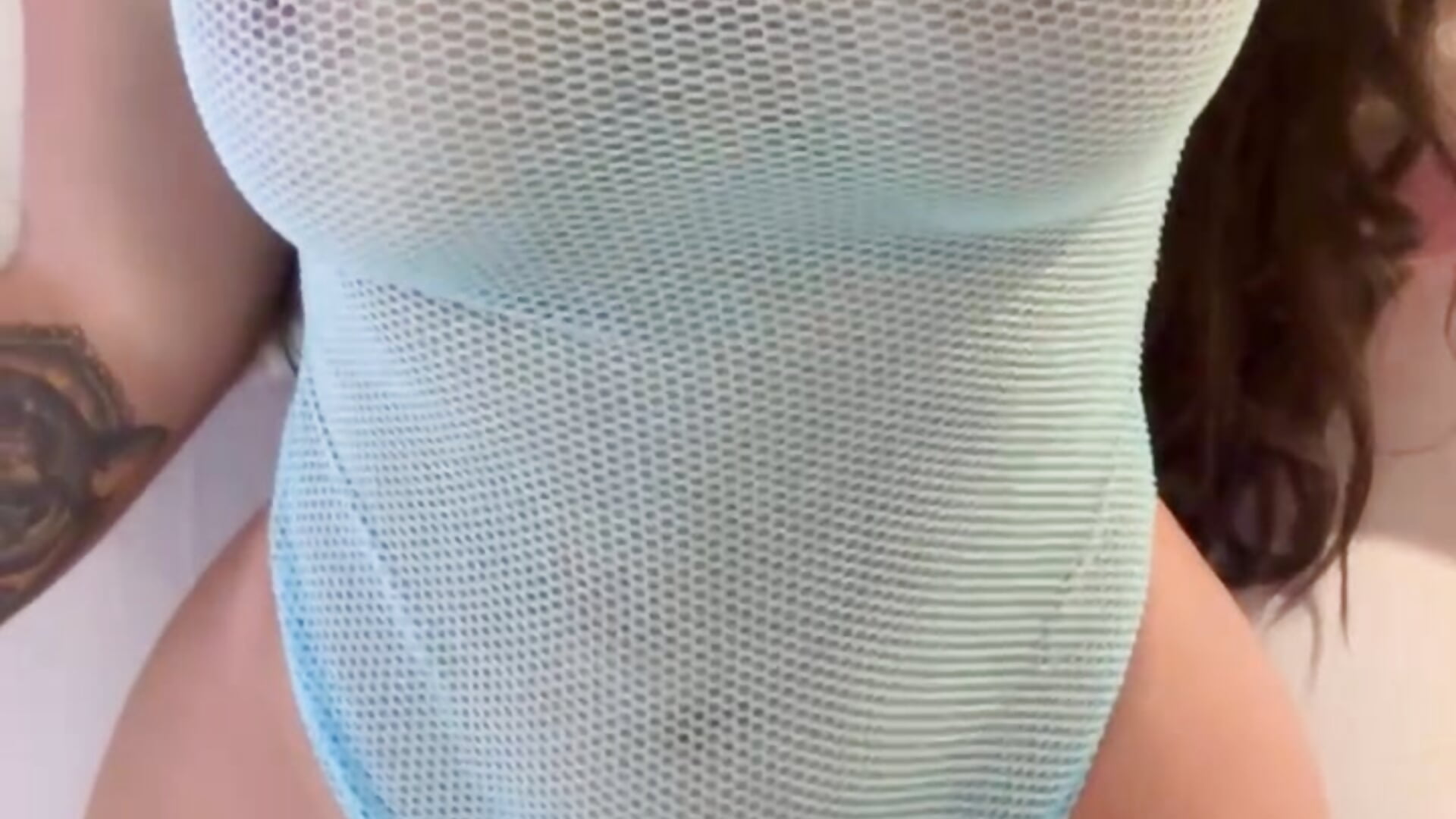 Do u like my boobs? 👉🏻👈  🏻 - video by roxannegomez cam model