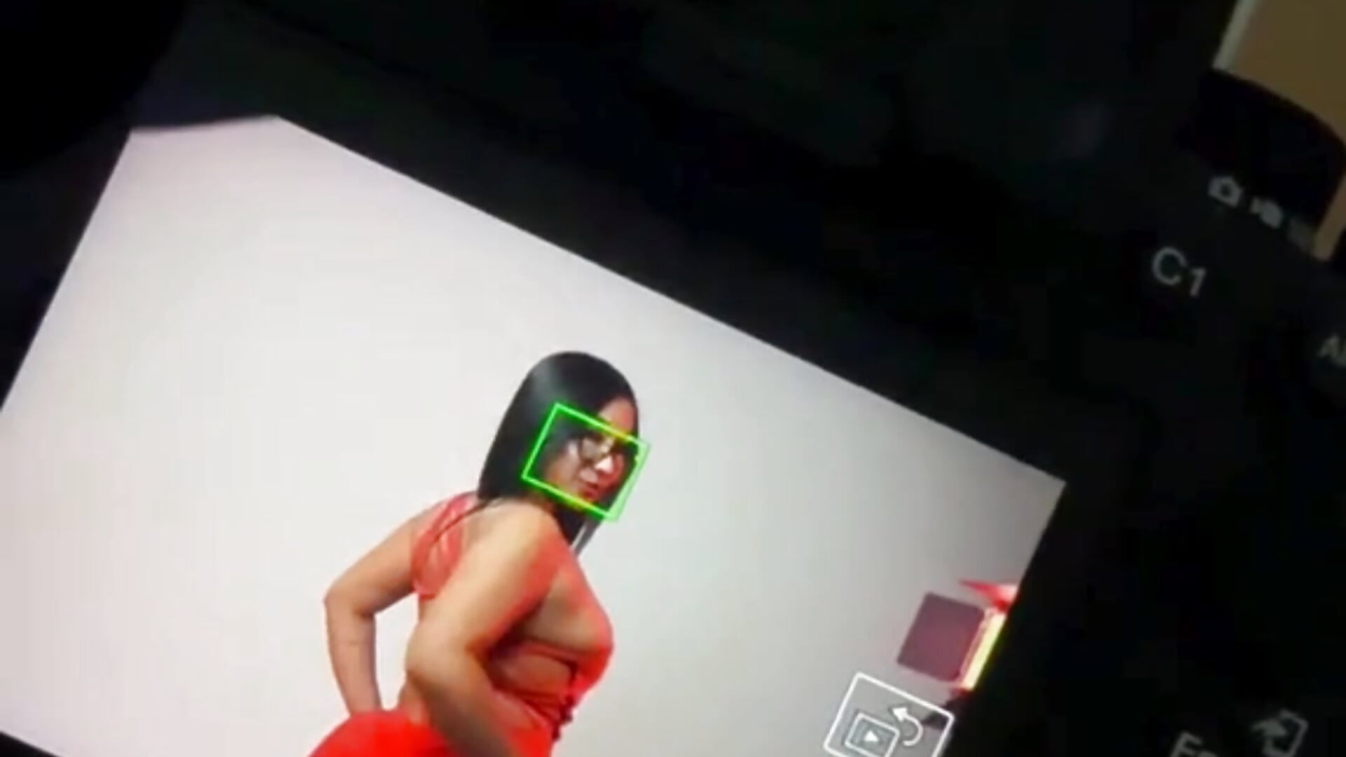 H,B - video by BellaHarllow cam model
