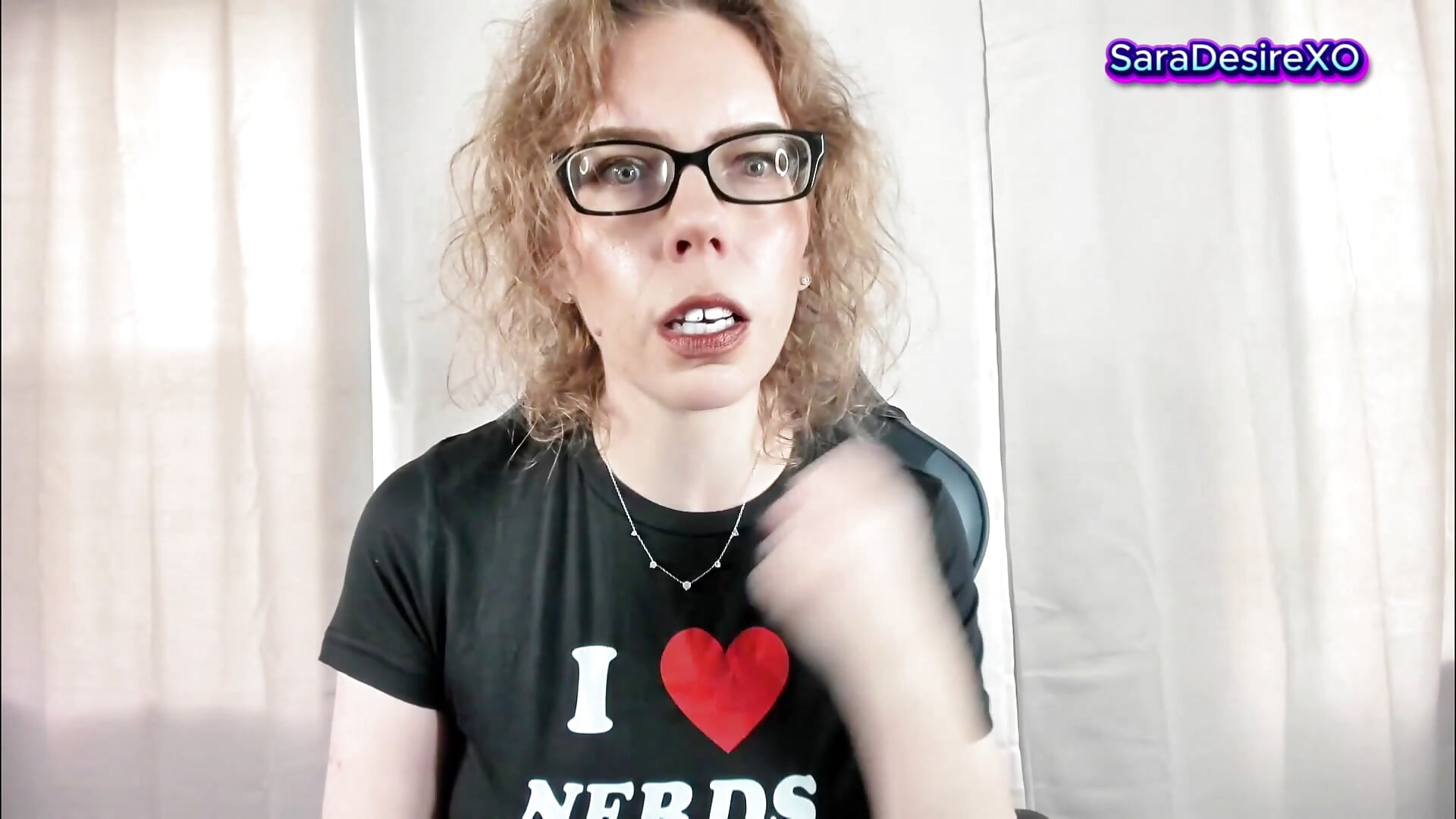 How does it feel to be nothing but a pathetic, drooling mess? - video by SaraDesirexo cam model