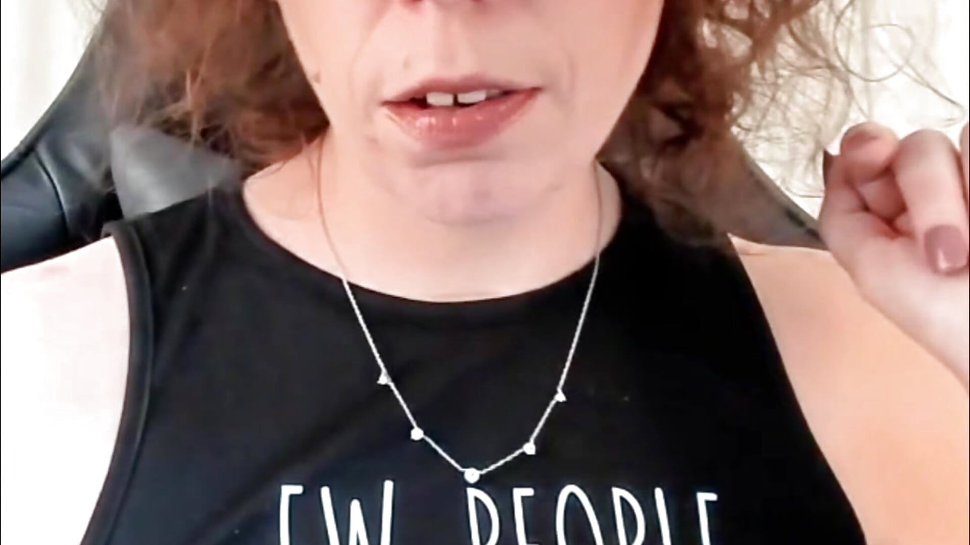 You think you're subtle, but you're not subtle at all, love. I see right through you, and the truth - video di SaraDesirexo modella di cam