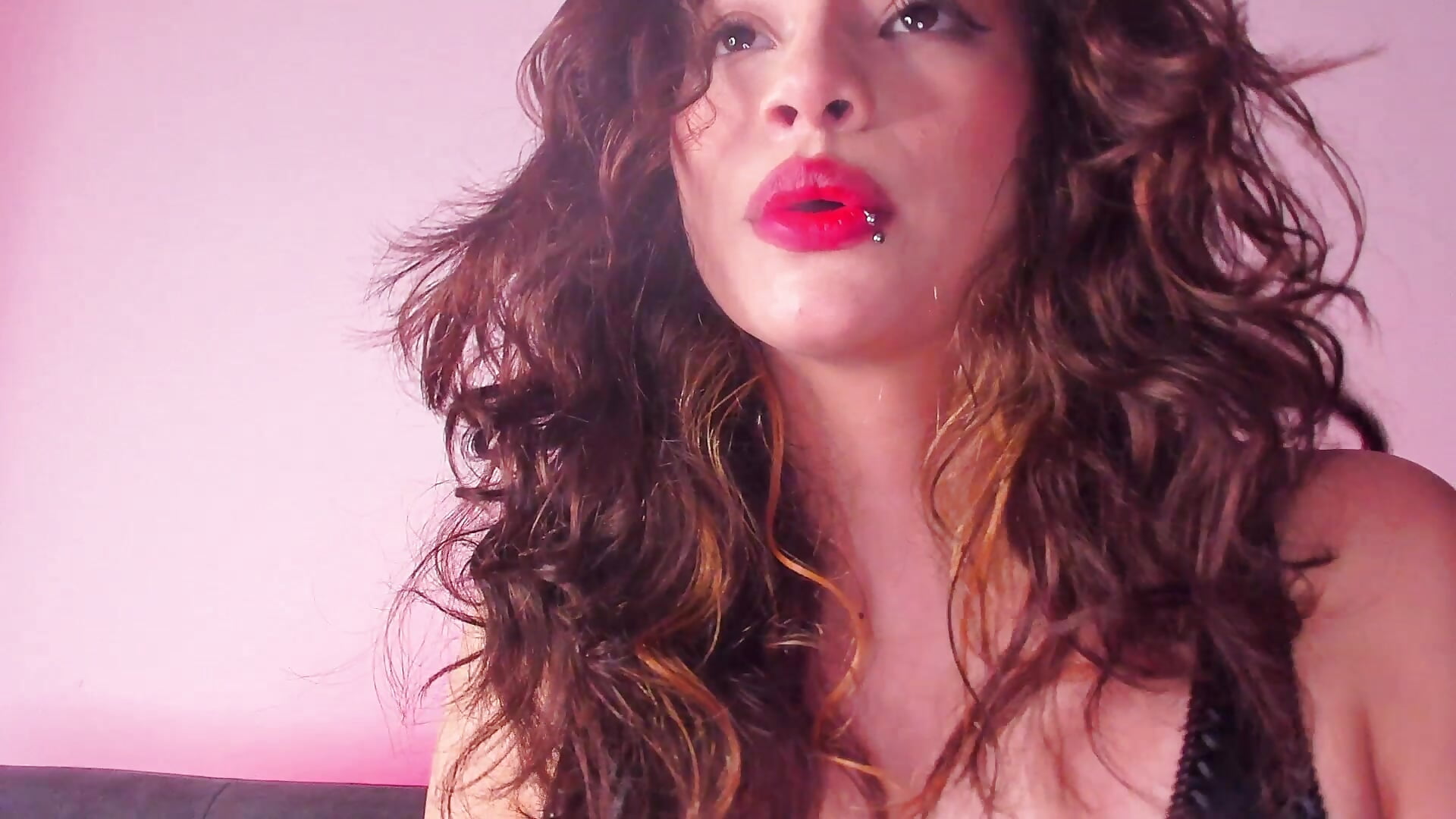 Mistress sexy smoking - video oleh model kamera yourf4vpawg