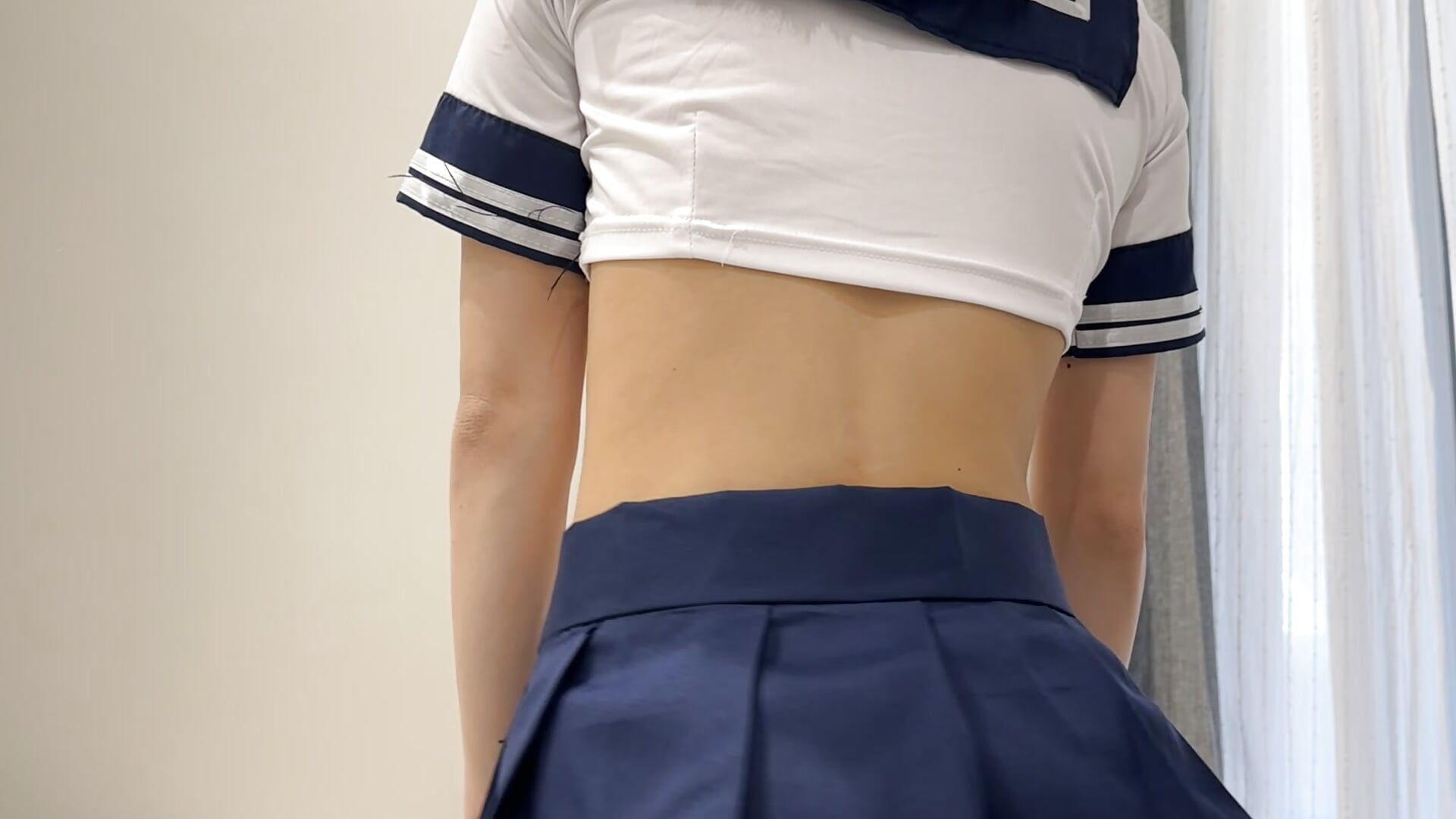 cute little kitty shakes her booty