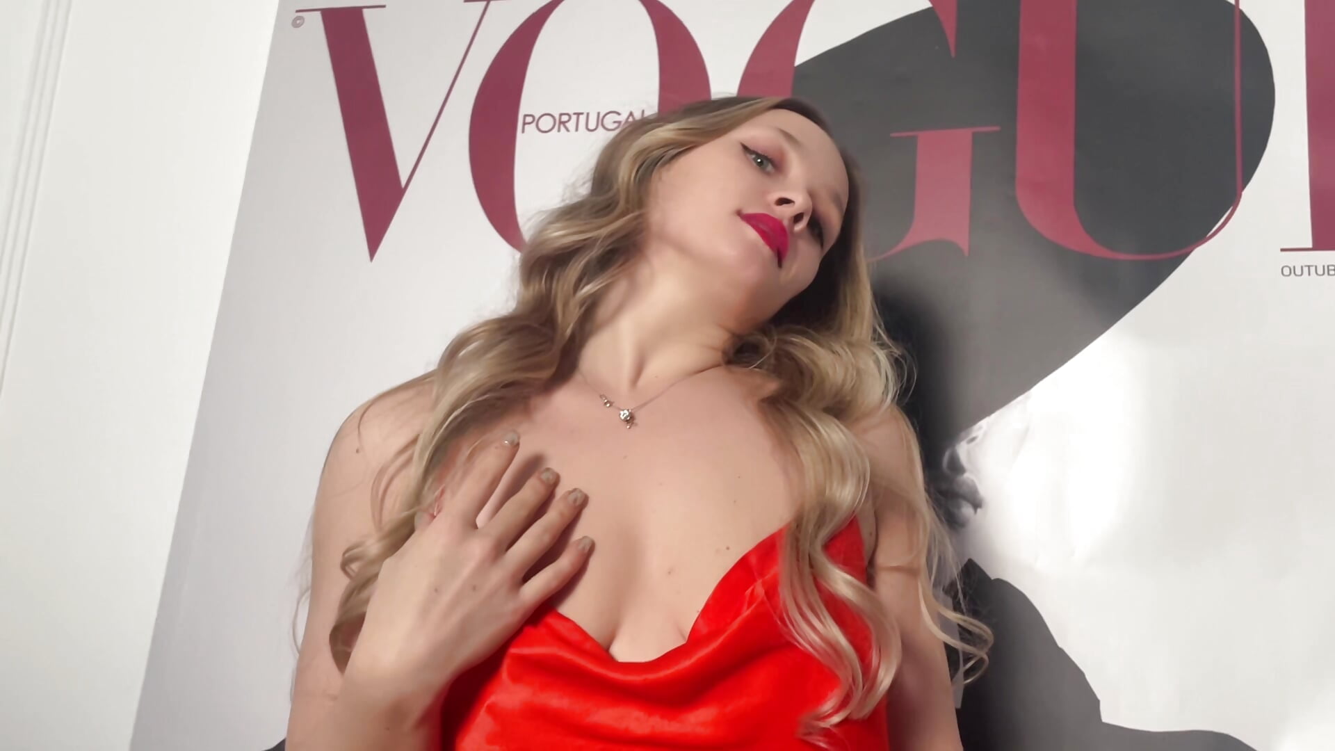 Your gift for Valentine's Day it's me  <3 – video modela na kameri SherillBrill