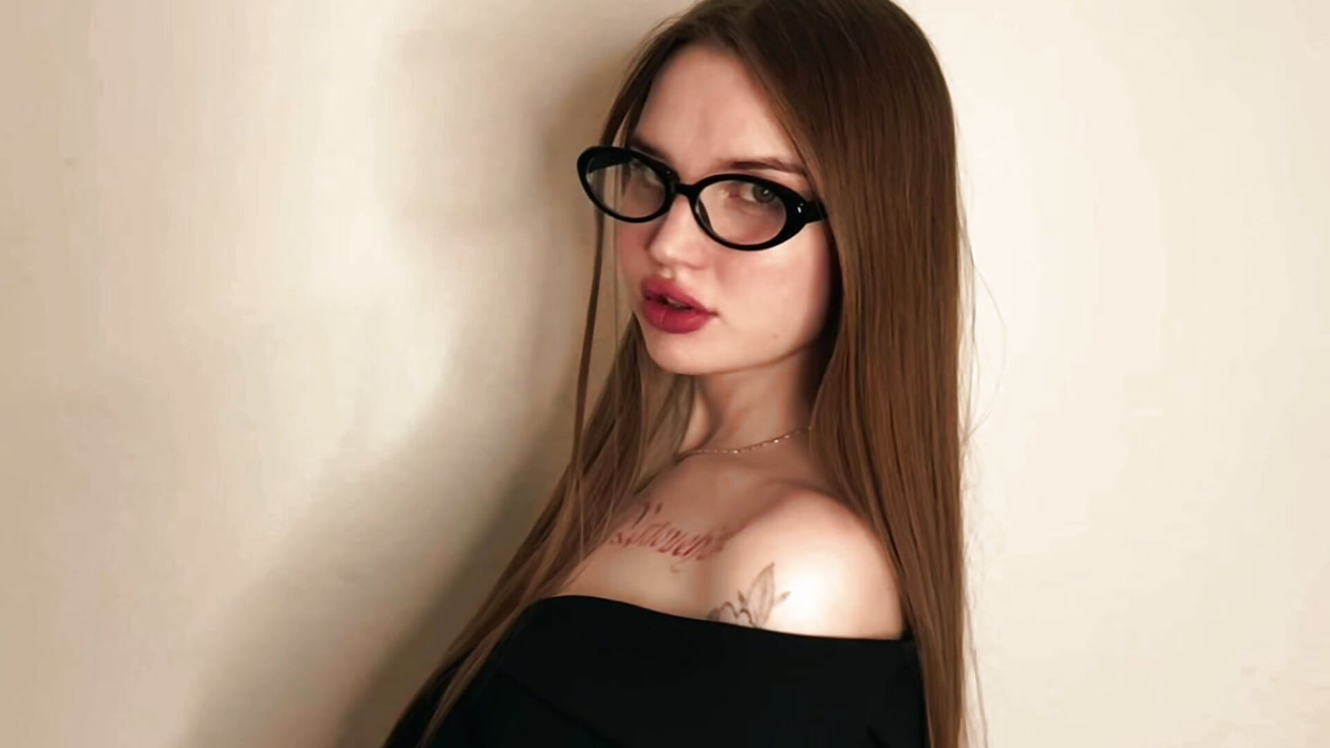 Elegantly - video by StellaLawless cam model