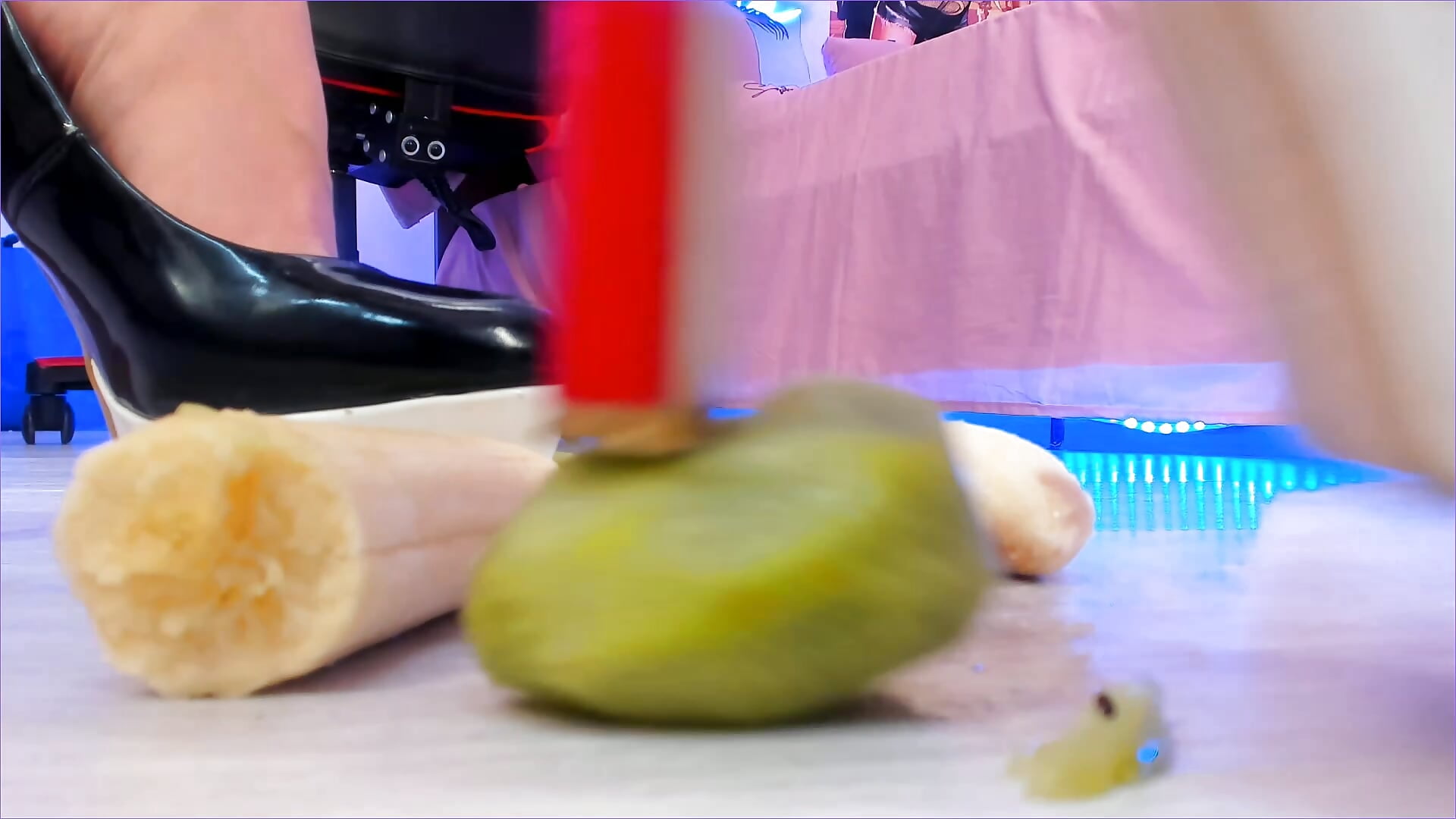 AWESOME HEELS CRUSH FRUITS