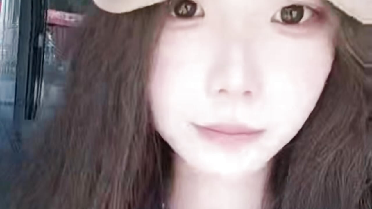 ccfa1de3e7de0fc5f915d8bf3f95b238 - clip cu shui-liu model videochat