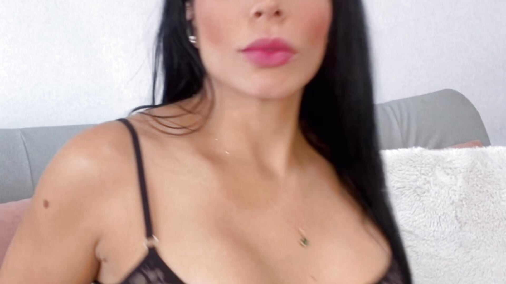 Sexy dance 💃🏻 - video by valecruz903 cam model