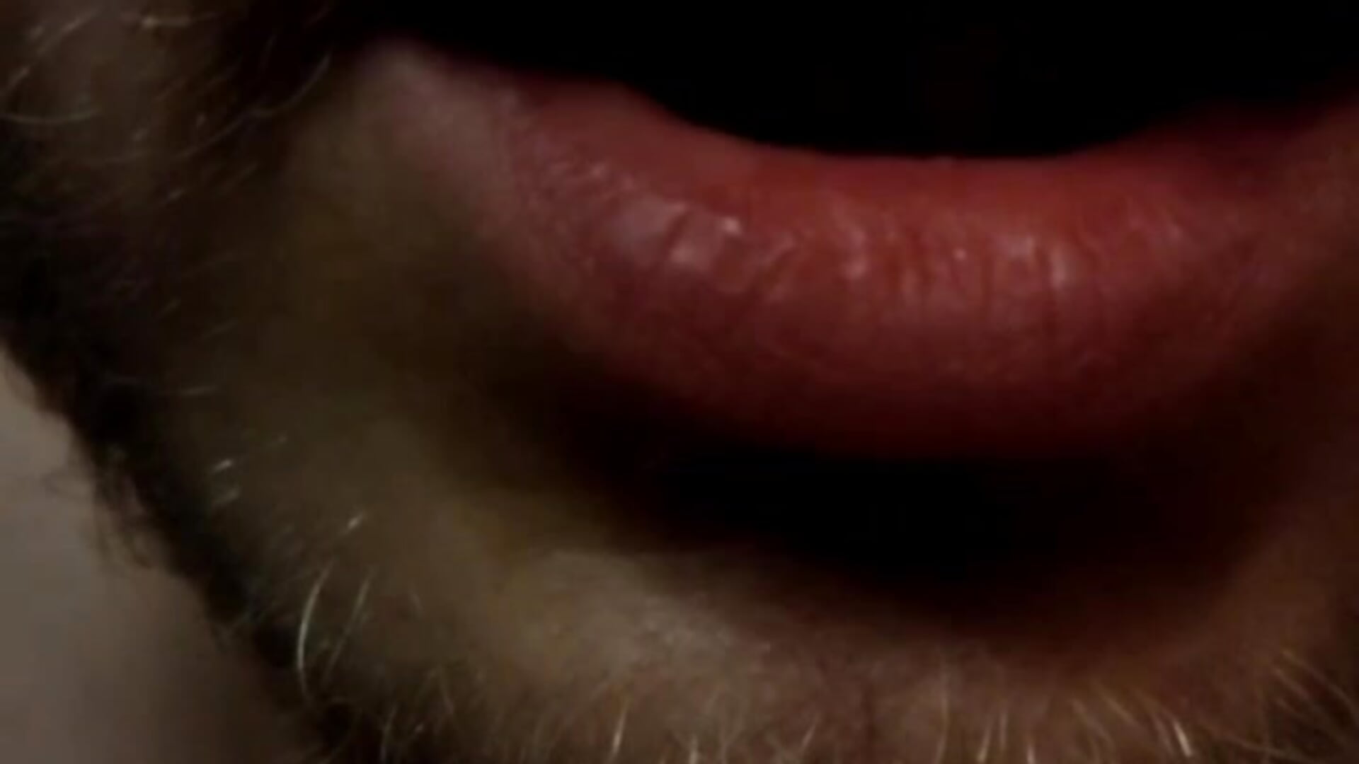 Hot smoking Lips - βίντεο μοντέλου FindomDom