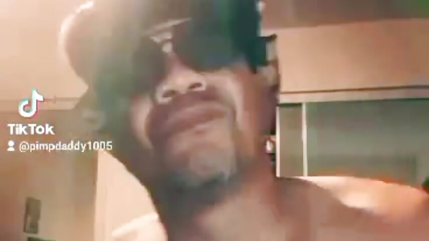Classic pimpdaddy - vidéo du modèle de showcams pimpdaddy4ever