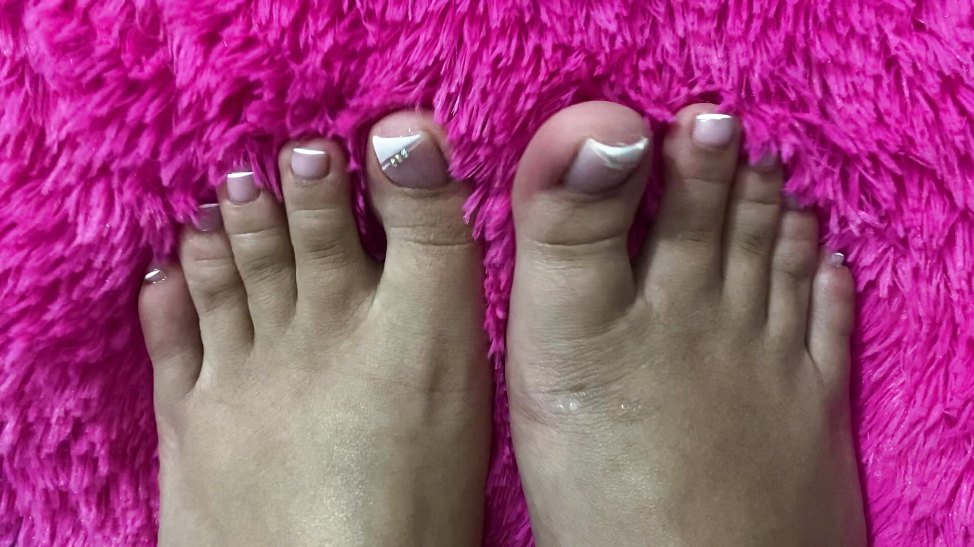 beautiful feet - video by Celeste_smitth cam model