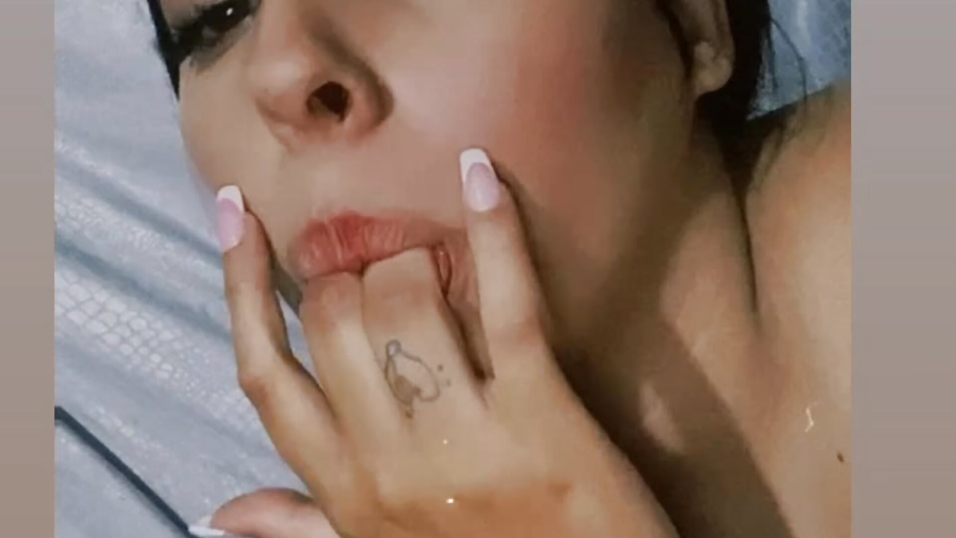 8bba60fc46614184a3646fbf11e2b7de - video by Celeste_smitth cam model