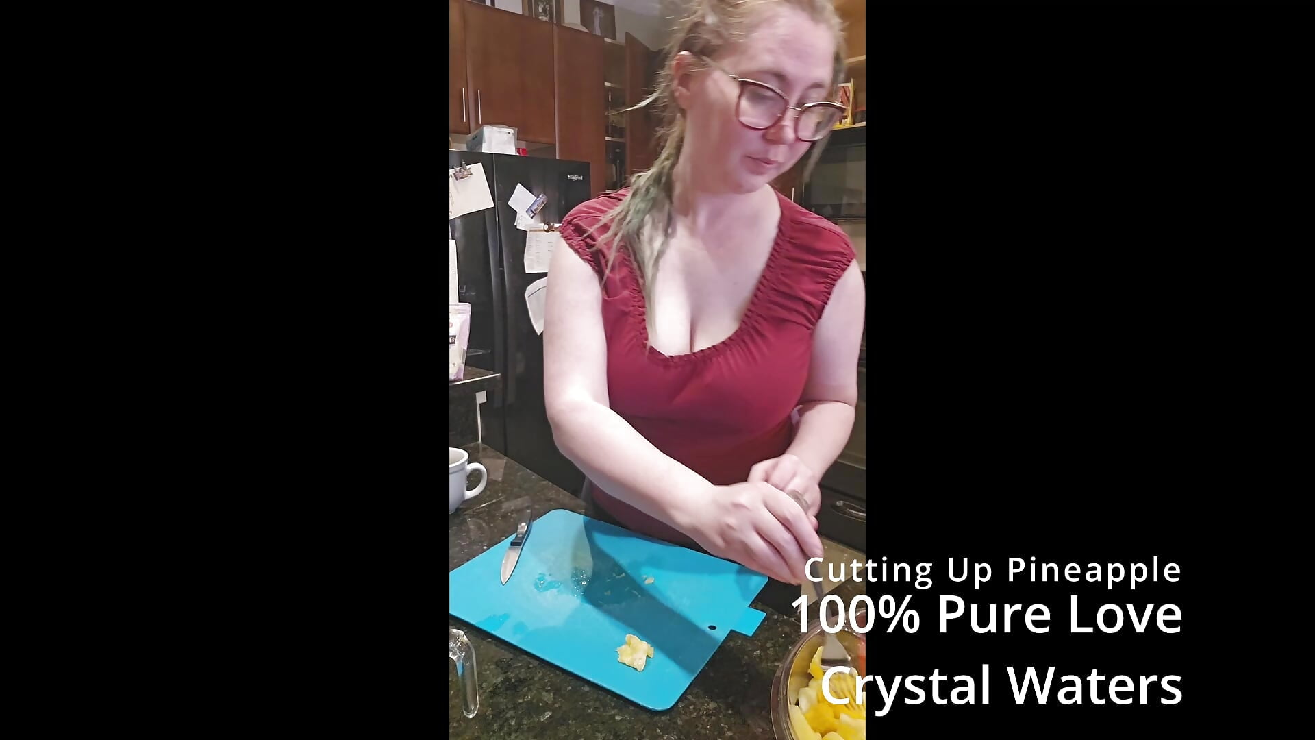 Cutting Pineapple Listening to Pulse - video by littlelustlamb cam model