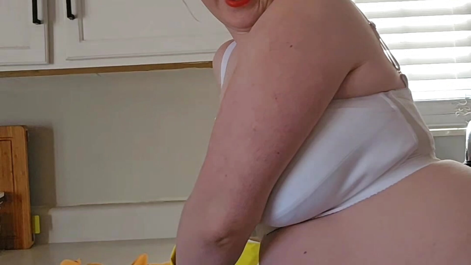 [Clothed] Chores New House + Grilled peanut butter&banana sandwich - video by littlelustlamb cam model