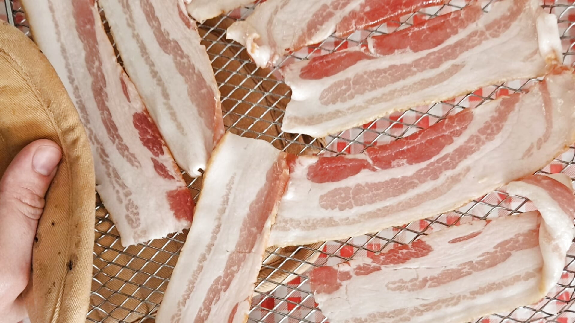 Bacon Pancakes (kinda) facing food funny - video by littlelustlamb cam model
