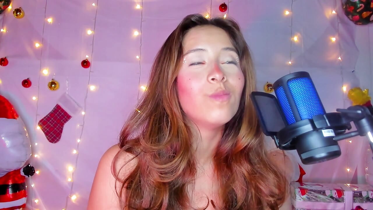 ASMR - відео від вебкаммоделі little-Emma