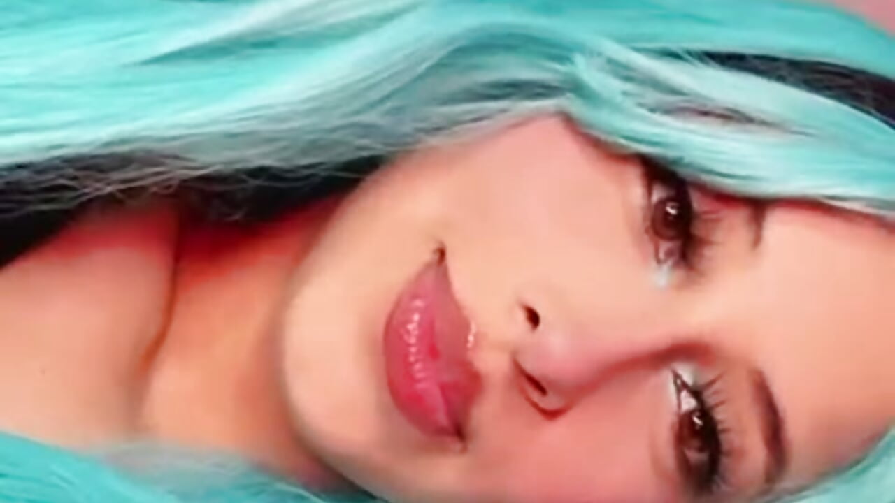 Pretty pretty - відео від вебкаммоделі little-Emma